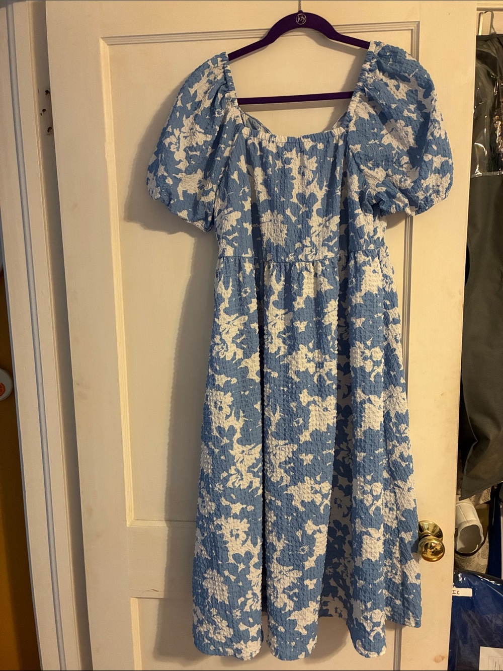 Time and Tru Blue and White Floral Puff-Sleeve Dress